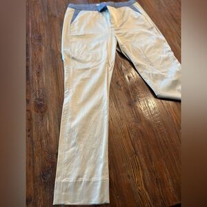 7 For All Mankind Pants-slim fit – Size 27
New without tag